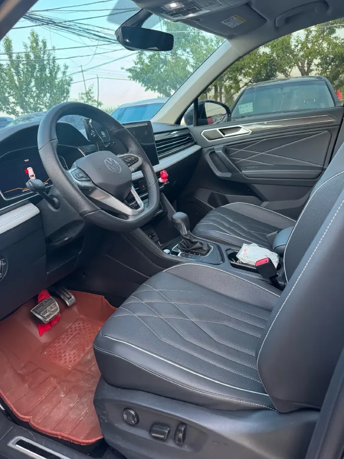 2024 Volkswagen Tiguan L 2.0T 186HP L4 7DCT,autocango,china used car exporter,china ev exporter,chinese used car exporter,chinese used ev exporter