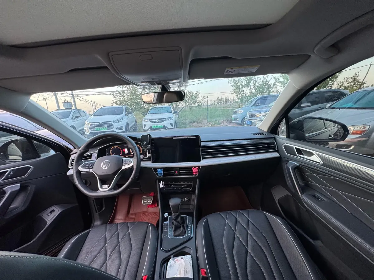 2024 Volkswagen Tiguan L 2.0T 186HP L4 7DCT,autocango,china used car exporter,china ev exporter,chinese used car exporter,chinese used ev exporter