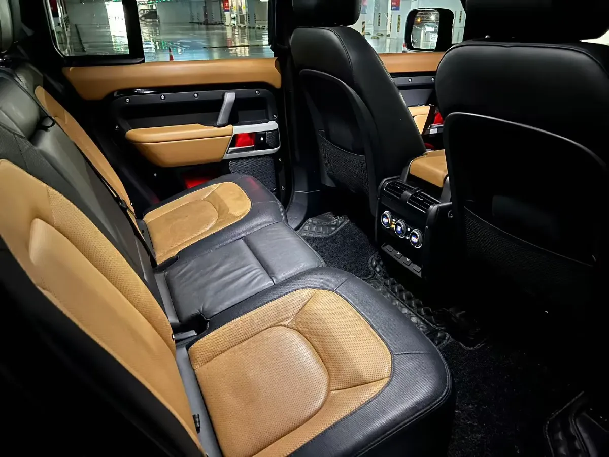 2024 Land Rover Defender 3.0T 400HP L6 8AT,autocango,china used car exporter,china ev exporter,chinese used car exporter,chinese used ev exporter