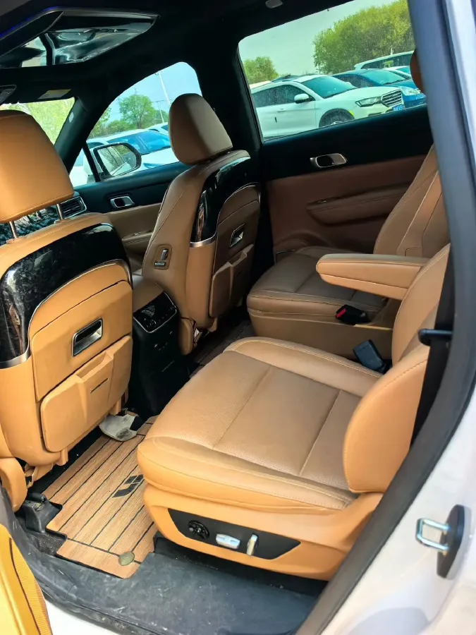 2021 Li ONE Range Extended 131HP REEV 40.5KWH,autocango,china used car exporter,china ev exporter,chinese used car exporter,chinese used ev exporter