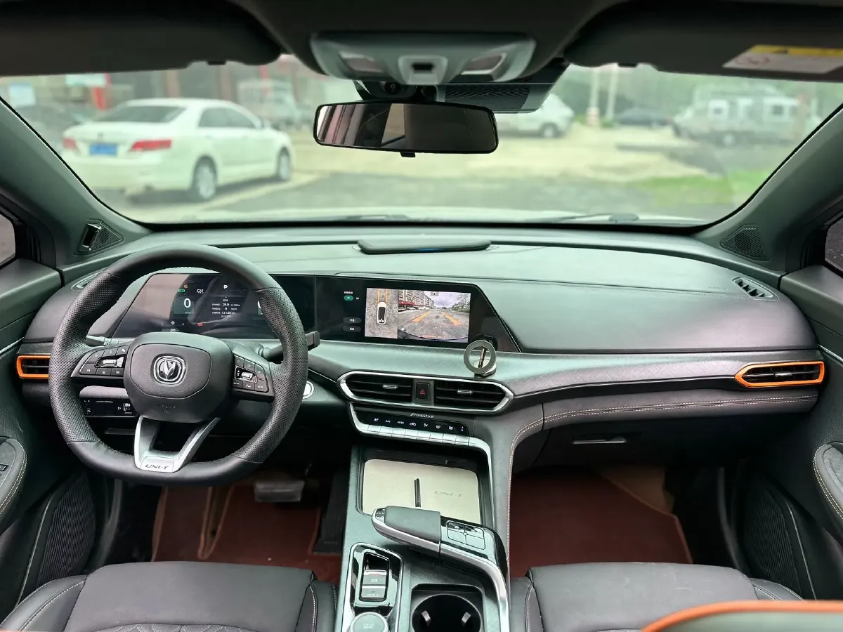 2022 ChangAn UNI-T 2.0T 233HP L4 8AT,autocango,china used car exporter,china ev exporter,chinese used car exporter,chinese used ev exporter