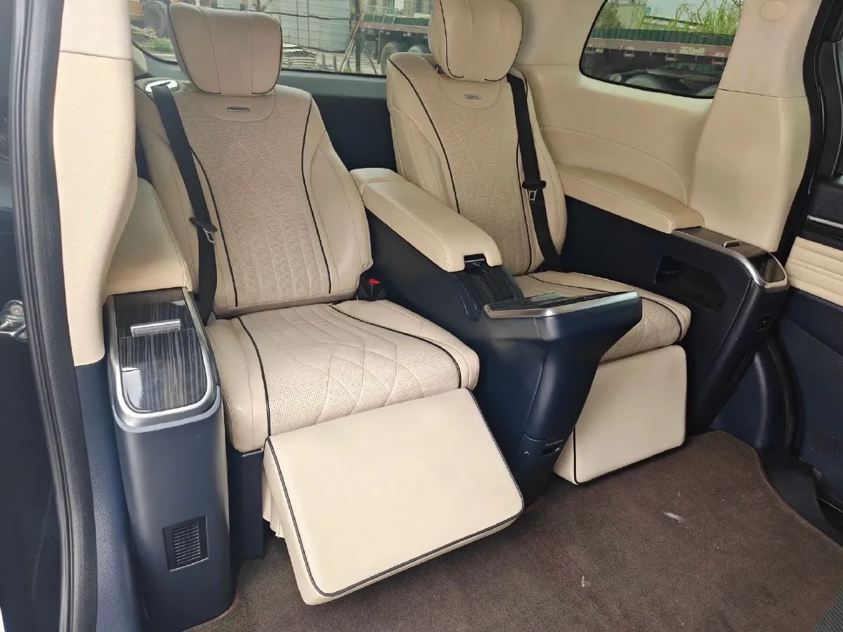 2021 GAC Trumpchi M8 2.0T 252HP L4 8AT,autocango,china used car exporter,china ev exporter,chinese used car exporter,chinese used ev exporter