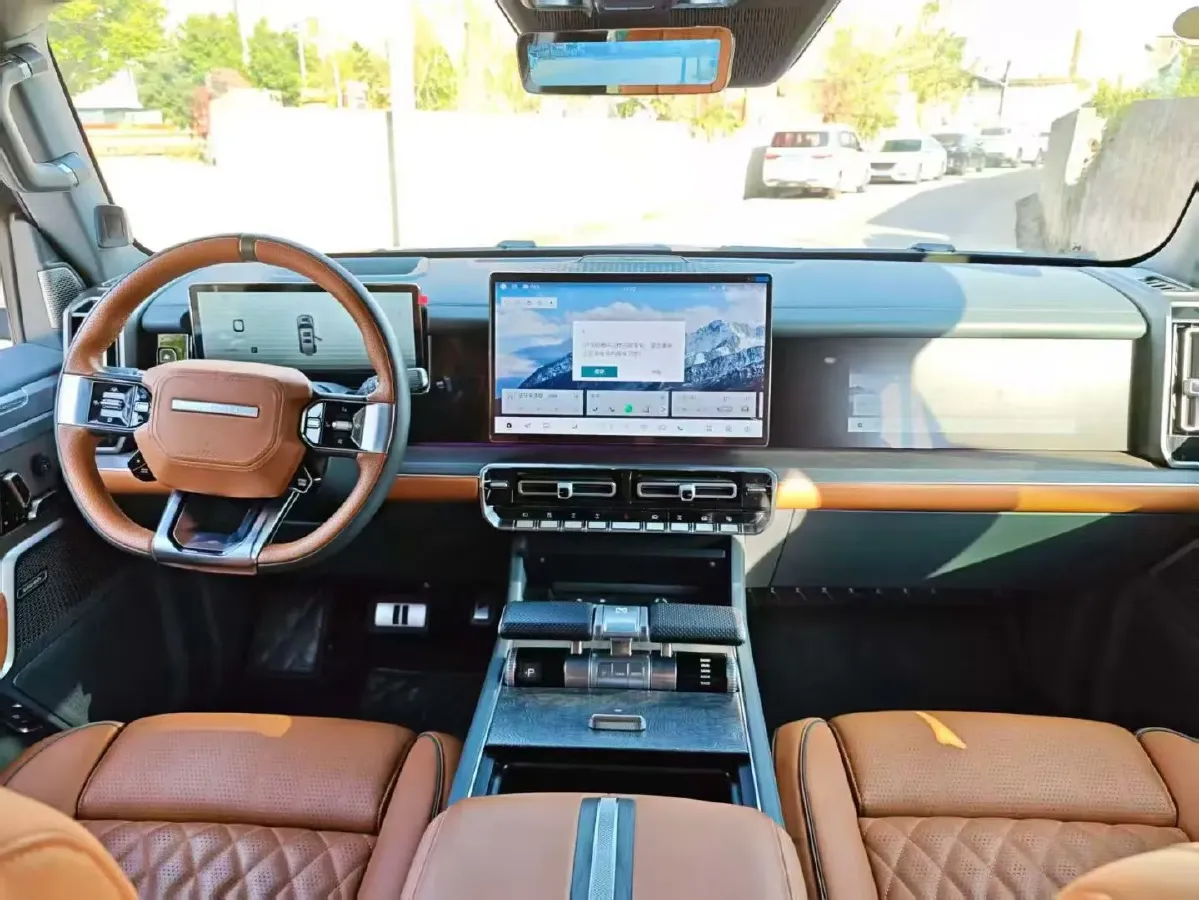 2023 M Hero 917 REEV 197HP 2AT REEV 65.8KWH,autocango,china used car exporter,china ev exporter,chinese used car exporter,chinese used ev exporter