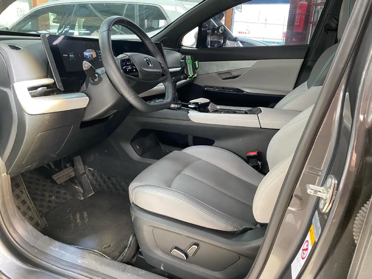 2023 ChangAn UNI-T 1.5T 188HP L4 7DCT,autocango,china used car exporter,china ev exporter,chinese used car exporter,chinese used ev exporter