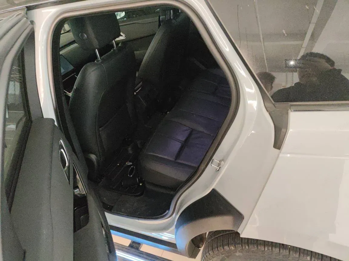 2024 Land Rover Range Rover Velar 2.0T 250HP L4 8AT,autocango,china used car exporter,china ev exporter,chinese used car exporter,chinese used ev exporter