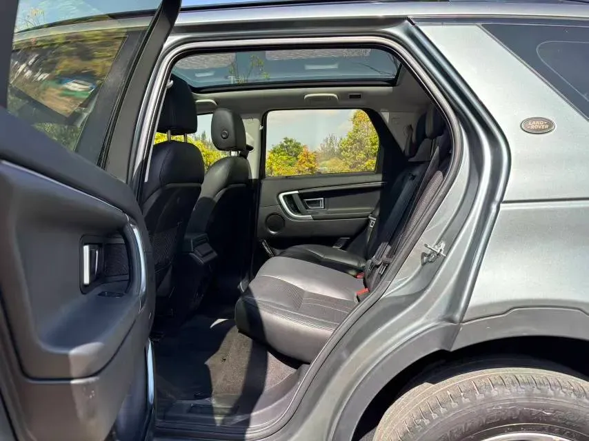 2019 Land Rover Discovery Sport 2.0T 241HP L4 9AT,autocango,china used car exporter,china ev exporter,chinese used car exporter,chinese used ev exporter