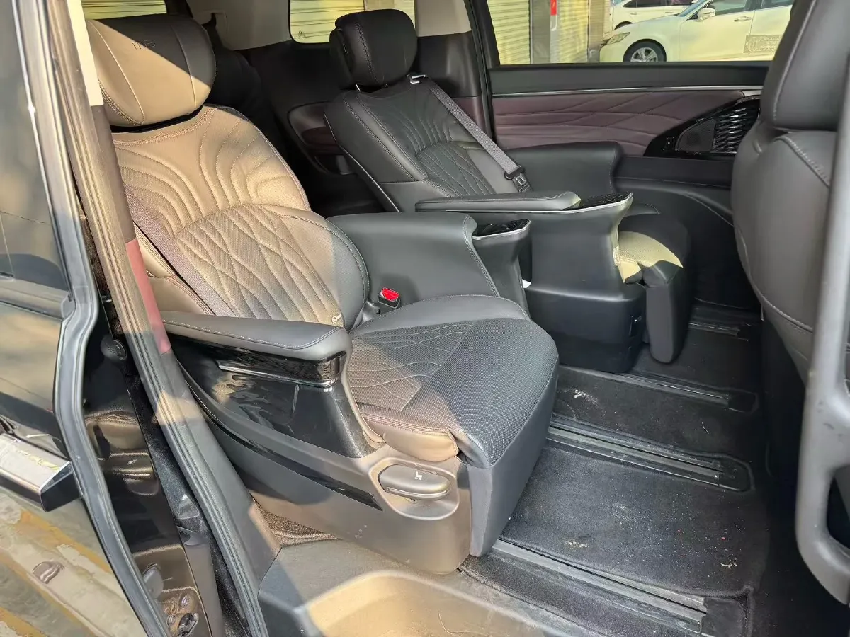 2024 GAC Trumpchi M8 2.0T 252HP L4 8AT,autocango,china used car exporter,china ev exporter,chinese used car exporter,chinese used ev exporter