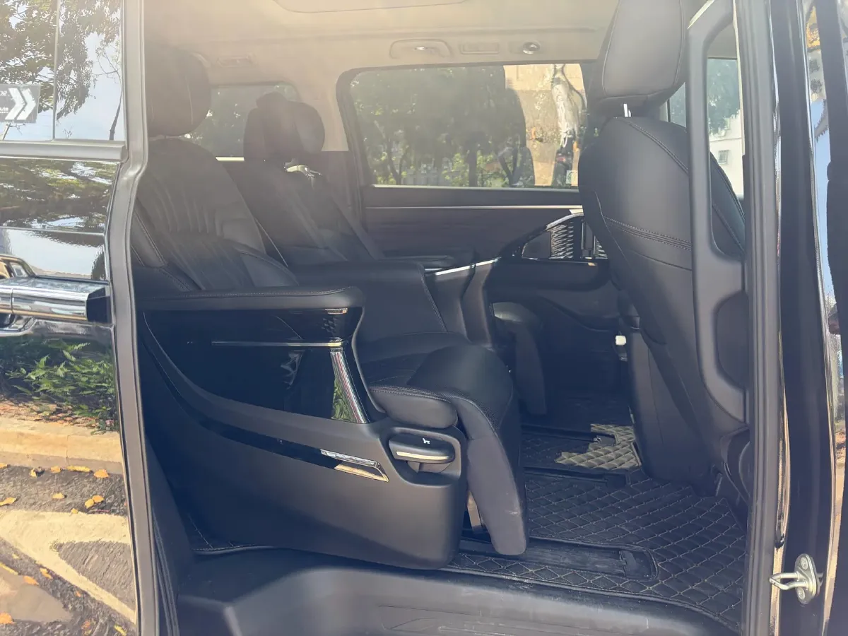 2024 GAC Trumpchi M8 2.0T 252HP L4 8AT,autocango,china used car exporter,china ev exporter,chinese used car exporter,chinese used ev exporter