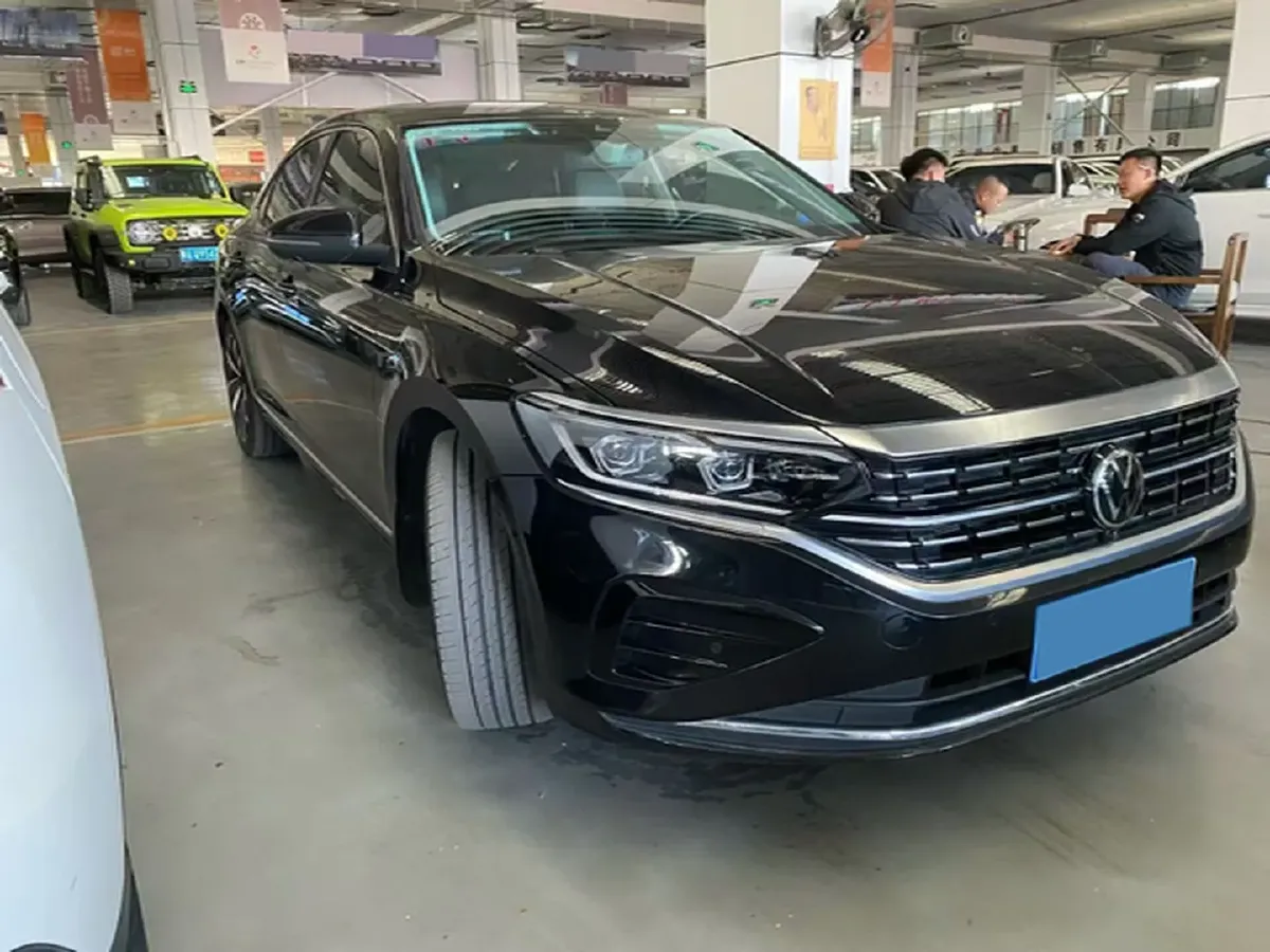 2021 Volkswagen Passat 2.0T 186HP L4 7DCT,autocango,china used car exporter,china ev exporter,chinese used car exporter,chinese used ev exporter