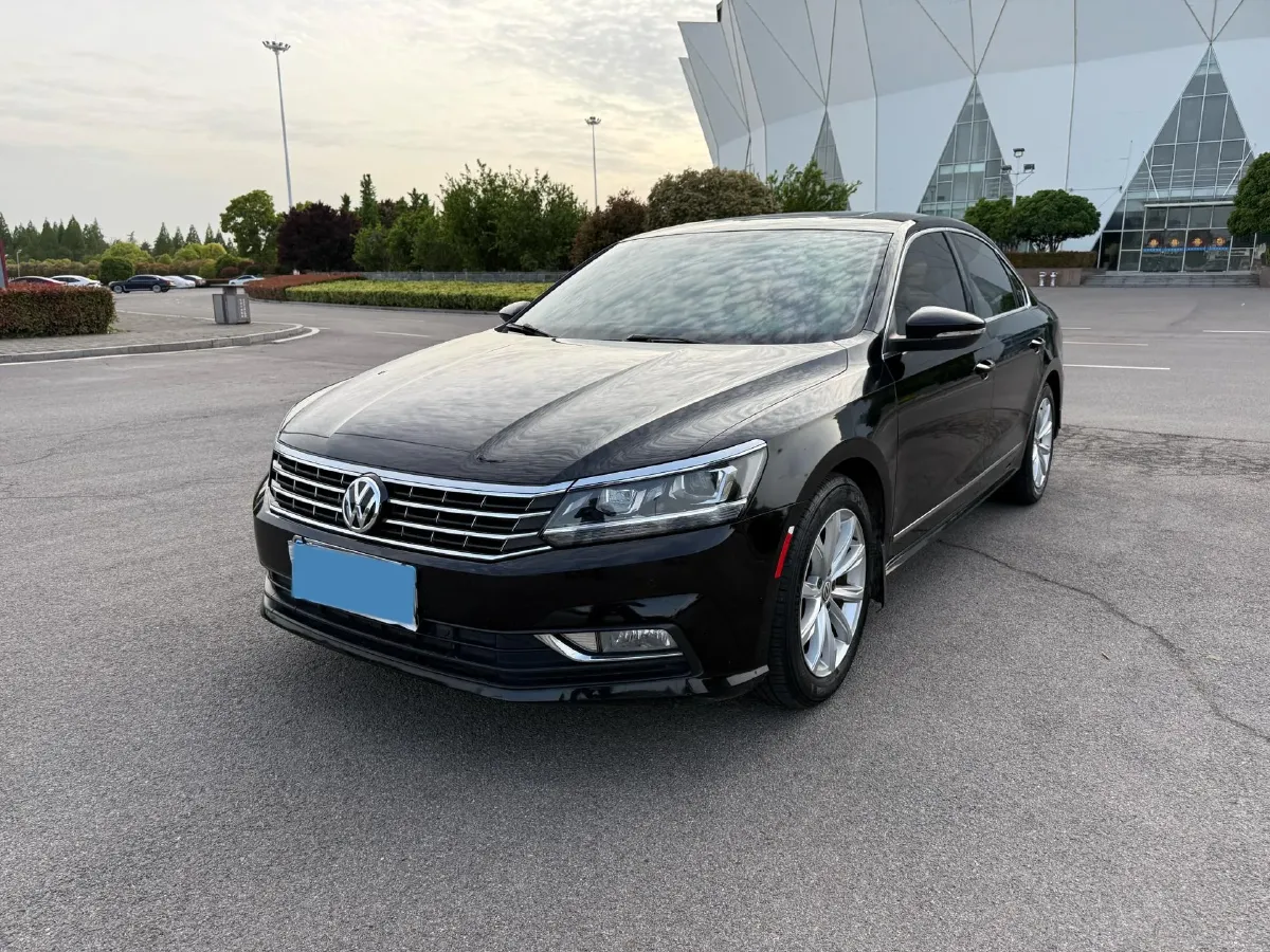 2017 Volkswagen Passat 1.8T 180HP L4 7DCT,autocango,china used car exporter,china ev exporter,chinese used car exporter,chinese used ev exporter