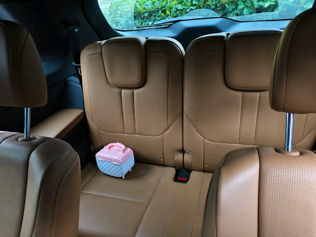 2020 Li ONE Range Extended 131HP REEV 40.5KWH,autocango,china used car exporter,china ev exporter,chinese used car exporter,chinese used ev exporter