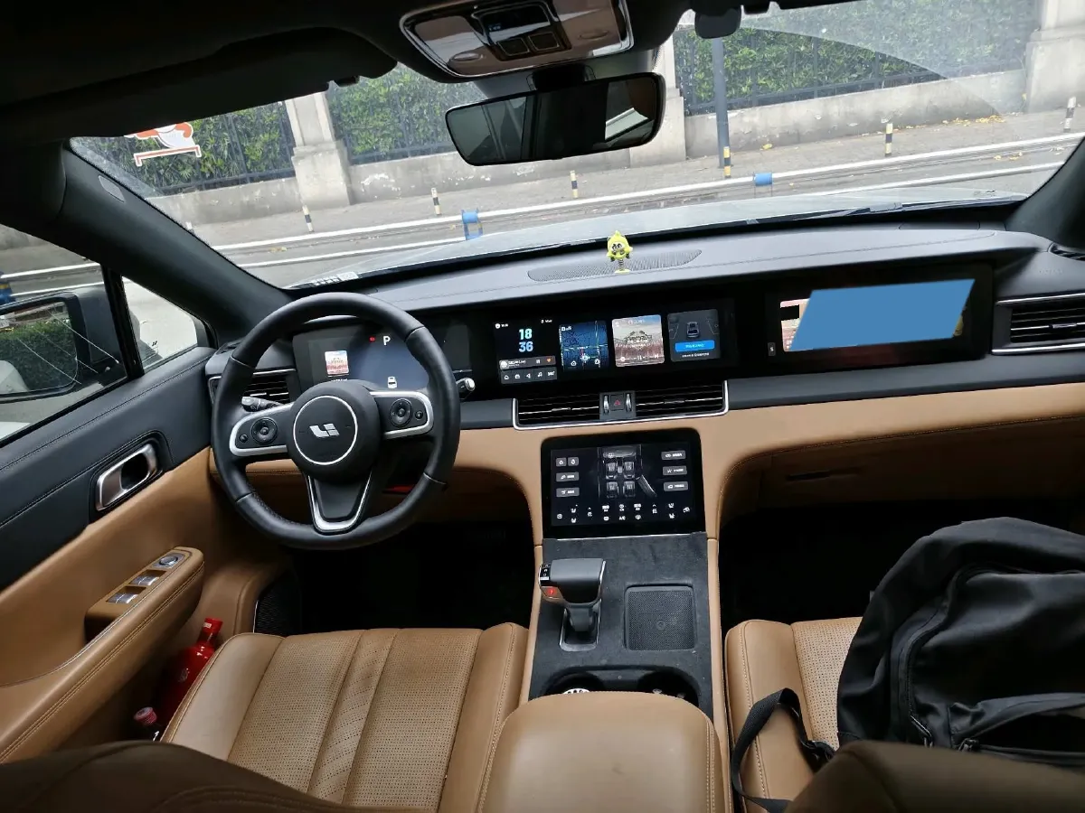 2020 Li ONE Range Extended 131HP REEV 40.5KWH,autocango,china used car exporter,china ev exporter,chinese used car exporter,chinese used ev exporter