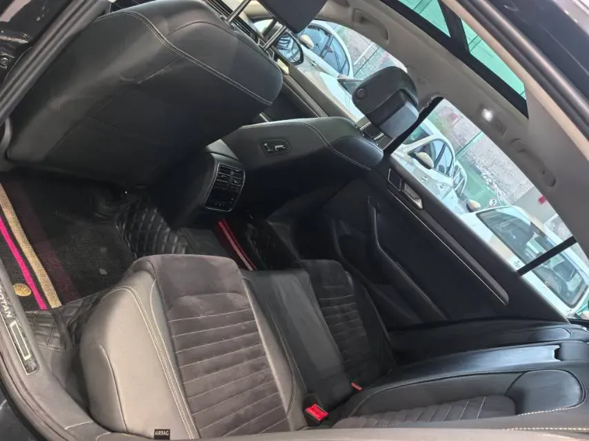 2020 Volkswagen Magotan 2.0T 186HP L4 7DCT,autocango,china used car exporter,china ev exporter,chinese used car exporter,chinese used ev exporter