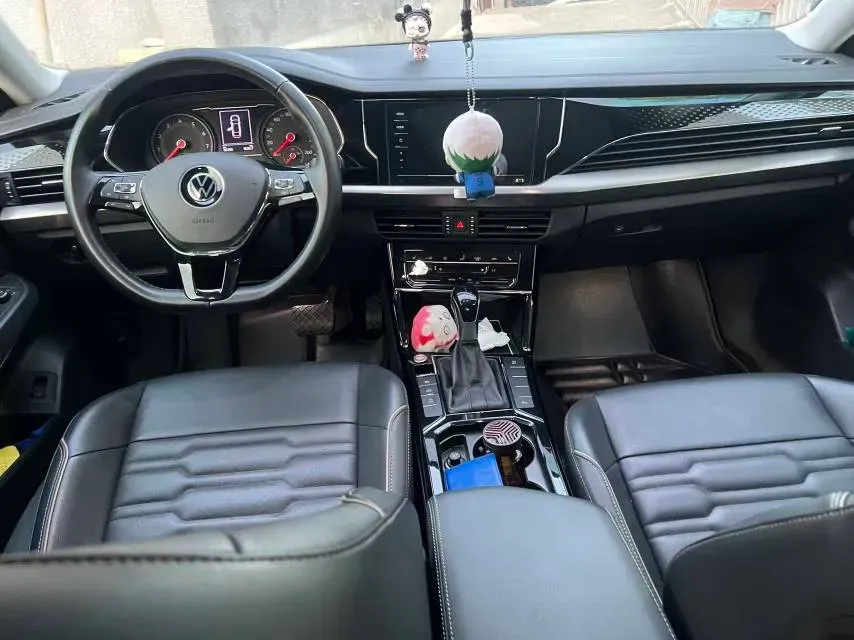 2021 Volkswagen Passat 2.0T 186HP L4 7DCT,autocango,china used car exporter,china ev exporter,chinese used car exporter,chinese used ev exporter