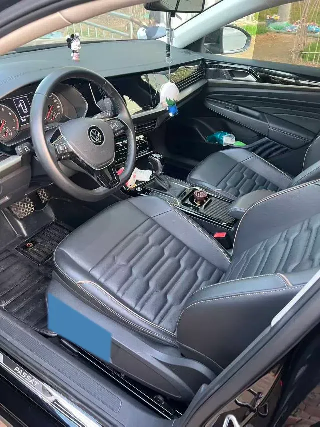 2021 Volkswagen Passat 2.0T 186HP L4 7DCT,autocango,china used car exporter,china ev exporter,chinese used car exporter,chinese used ev exporter