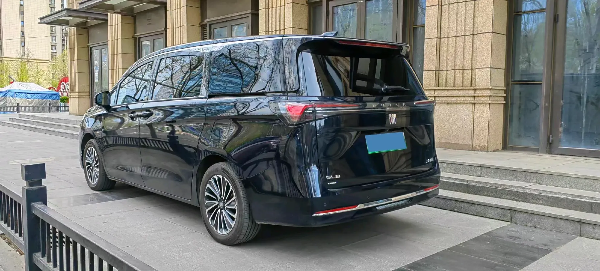 2025 Buick GL8 2.0T 237HP L4 9AT,autocango,china used car exporter,china ev exporter,chinese used car exporter,chinese used ev exporter