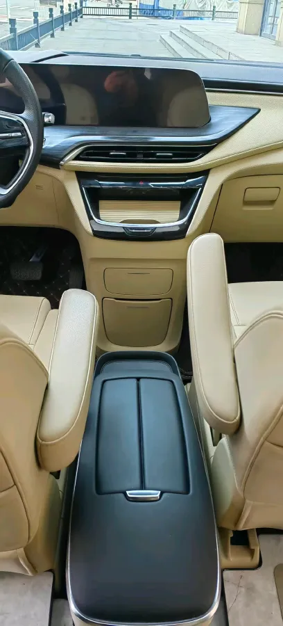 2025 Buick GL8 2.0T 237HP L4 9AT,autocango,china used car exporter,china ev exporter,chinese used car exporter,chinese used ev exporter