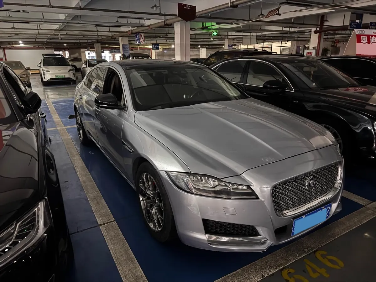 2018 Jaguar XF 2.0T 250HP L4 8AT,autocango,china used car exporter,china ev exporter,chinese used car exporter,chinese used ev exporter
