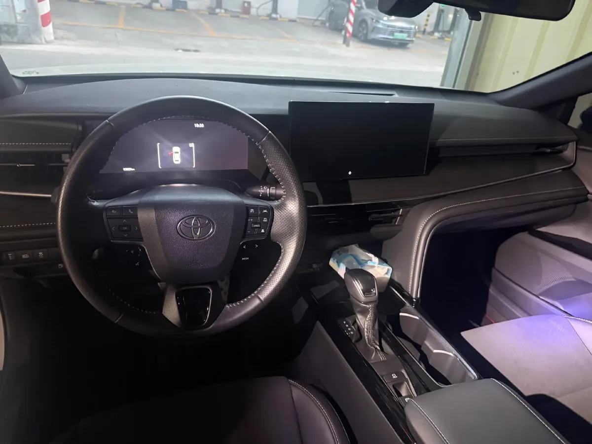 2024 Toyota Camry 2.0L 152HP L4 E-CVT Hybrid,autocango,china used car exporter,china ev exporter,chinese used car exporter,chinese used ev exporter