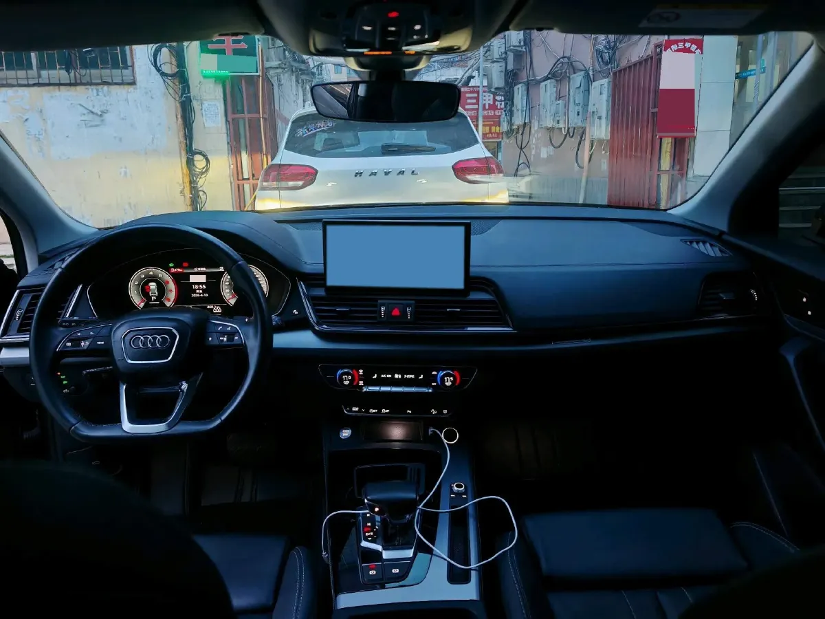 2022 Audi Q5L 2.0T 190HP L4 7DCT,autocango,china used car exporter,china ev exporter,chinese used car exporter,chinese used ev exporter