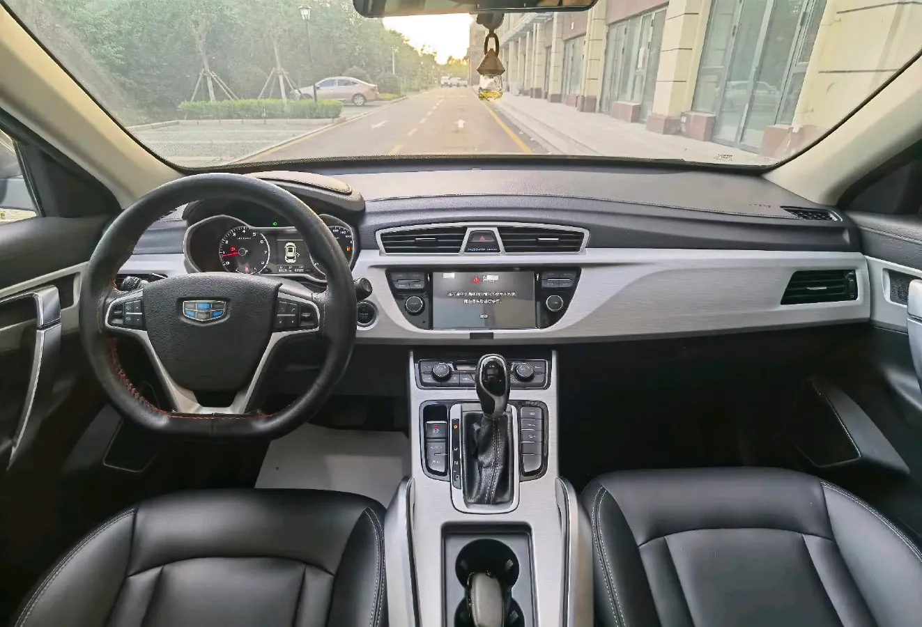 2018 Geely Azkarra 1.8T 184HP L4 6AT,autocango,china used car exporter,china ev exporter,chinese used car exporter,chinese used ev exporter