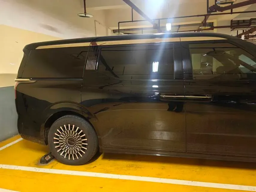 2022 Zeekr 009 BEV 116KWH,autocango,china used car exporter,china ev exporter,chinese used car exporter,chinese used ev exporter