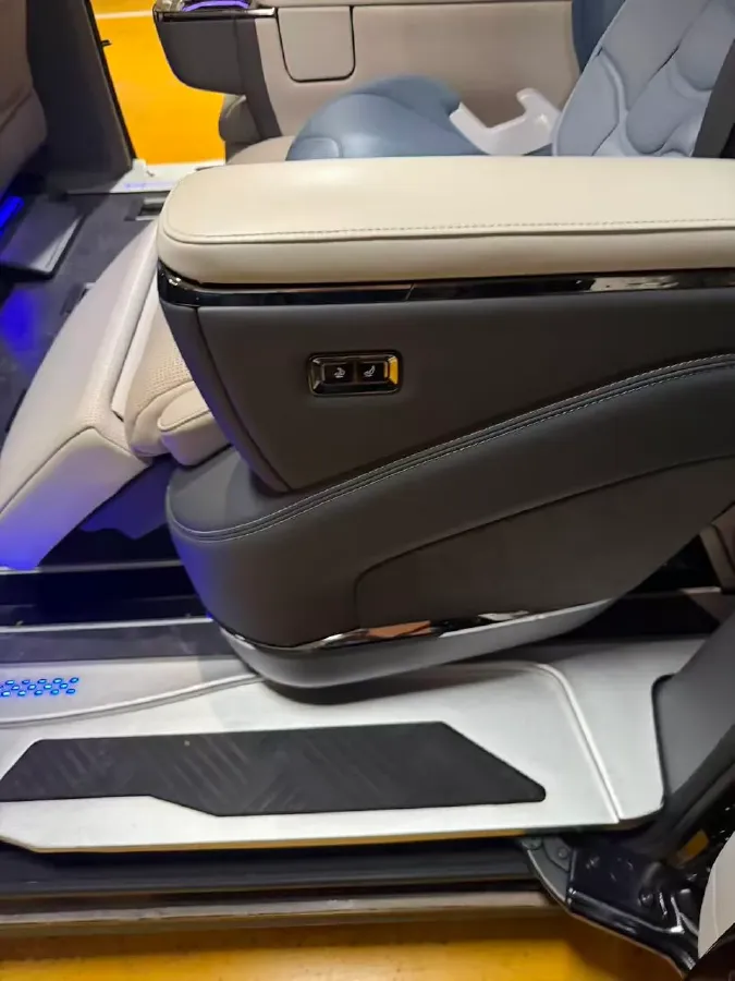 2022 Zeekr 009 BEV 116KWH,autocango,china used car exporter,china ev exporter,chinese used car exporter,chinese used ev exporter