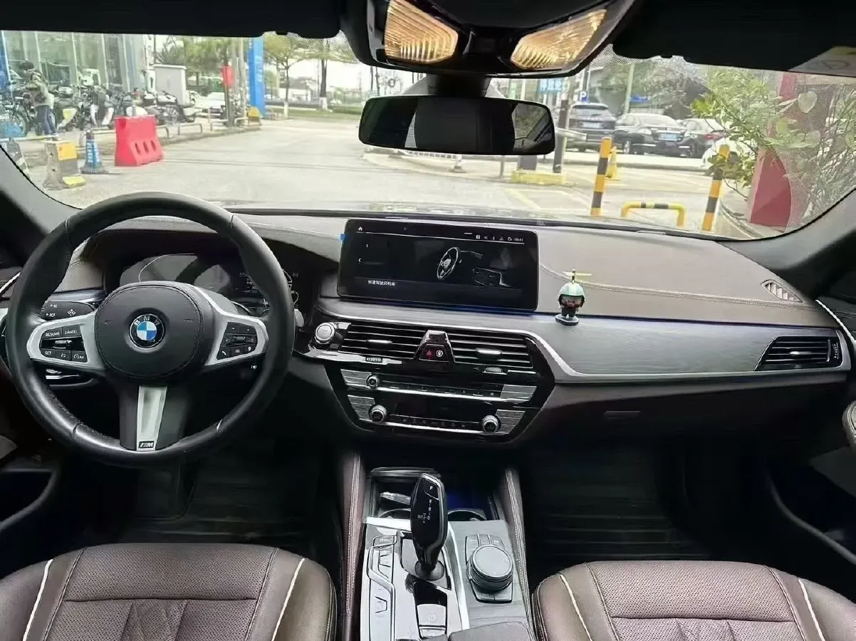 2021 BMW 5 Series 2.0T 184HP L4 8AT PHEV 17.7KWH,autocango,china used car exporter,china ev exporter,chinese used car exporter,chinese used ev exporter