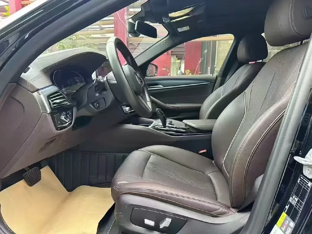 2021 BMW 5 Series 2.0T 184HP L4 8AT PHEV 17.7KWH,autocango,china used car exporter,china ev exporter,chinese used car exporter,chinese used ev exporter