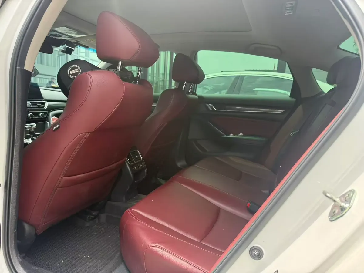 2022 Honda Accord 1.5T 194HP L4 CVT,autocango,china used car exporter,china ev exporter,chinese used car exporter,chinese used ev exporter