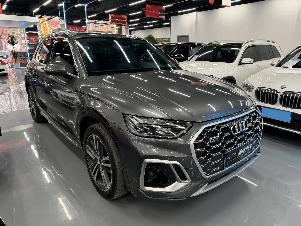 2022 Audi Q5L 2.0T 190HP L4 7DCT,autocango,china used car exporter,china ev exporter,chinese used car exporter,chinese used ev exporter