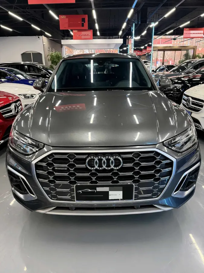2022 Audi Q5L 2.0T 190HP L4 7DCT,autocango,china used car exporter,china ev exporter,chinese used car exporter,chinese used ev exporter