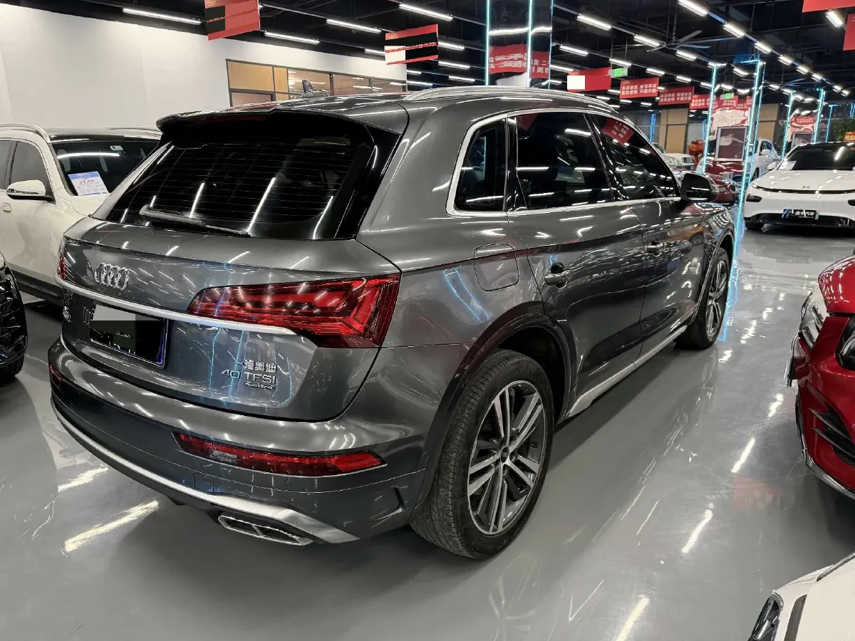 2022 Audi Q5L 2.0T 190HP L4 7DCT,autocango,china used car exporter,china ev exporter,chinese used car exporter,chinese used ev exporter