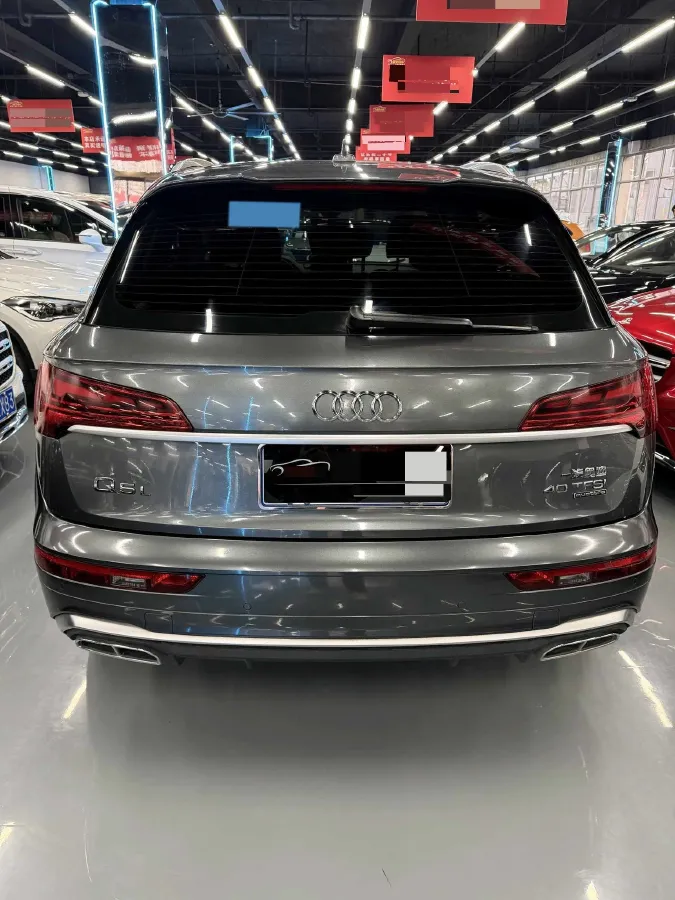 2022 Audi Q5L 2.0T 190HP L4 7DCT,autocango,china used car exporter,china ev exporter,chinese used car exporter,chinese used ev exporter