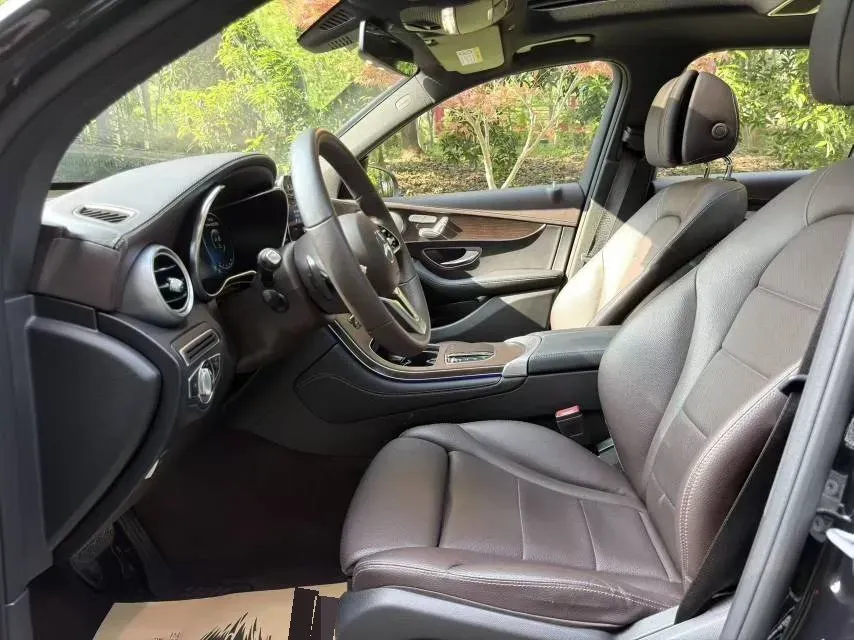 2021 Mercedes-Benz GLC Class 2.0T 197HP L4 9AT,autocango,china used car exporter,china ev exporter,chinese used car exporter,chinese used ev exporter