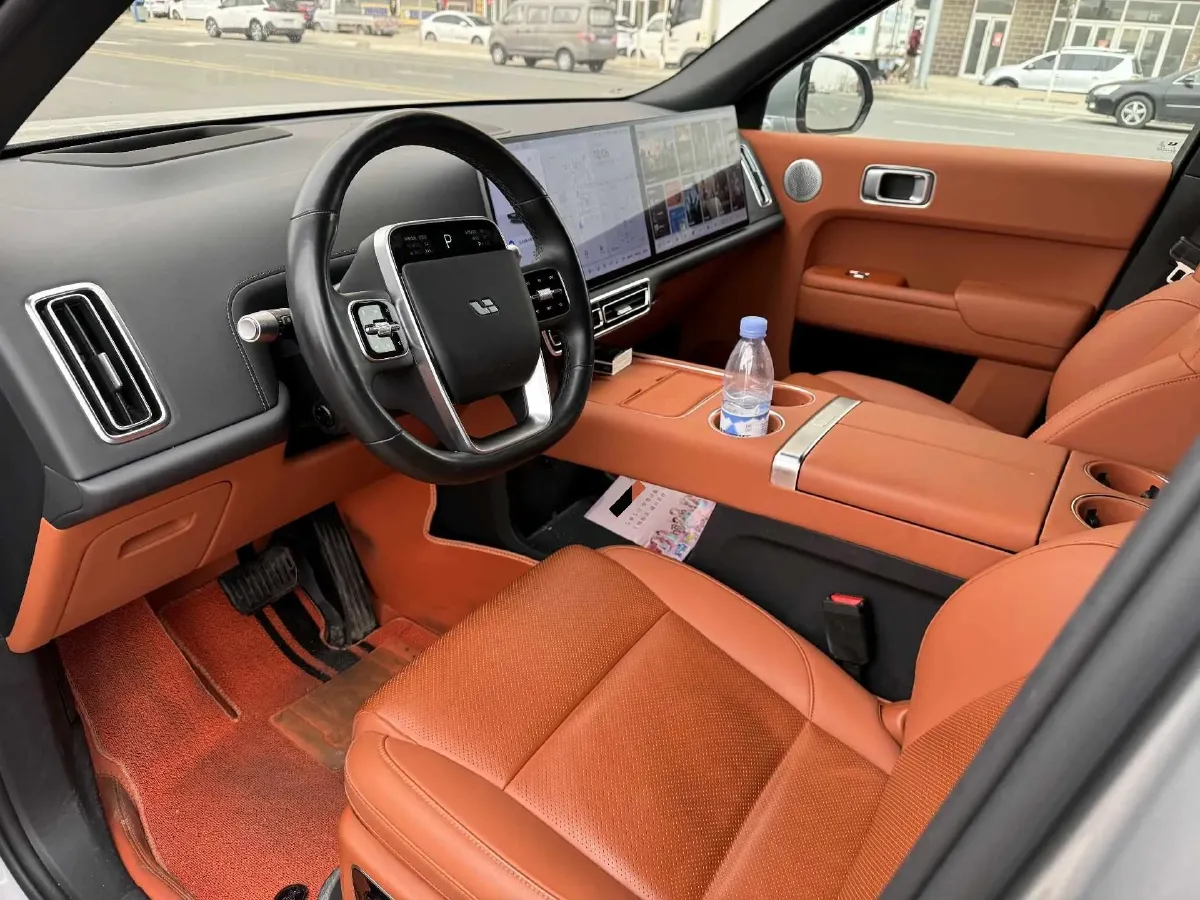 2024 Ford Bronco 2.3T 275HP L4 10AT,autocango,china used car exporter,china ev exporter,chinese used car exporter,chinese used ev exporter