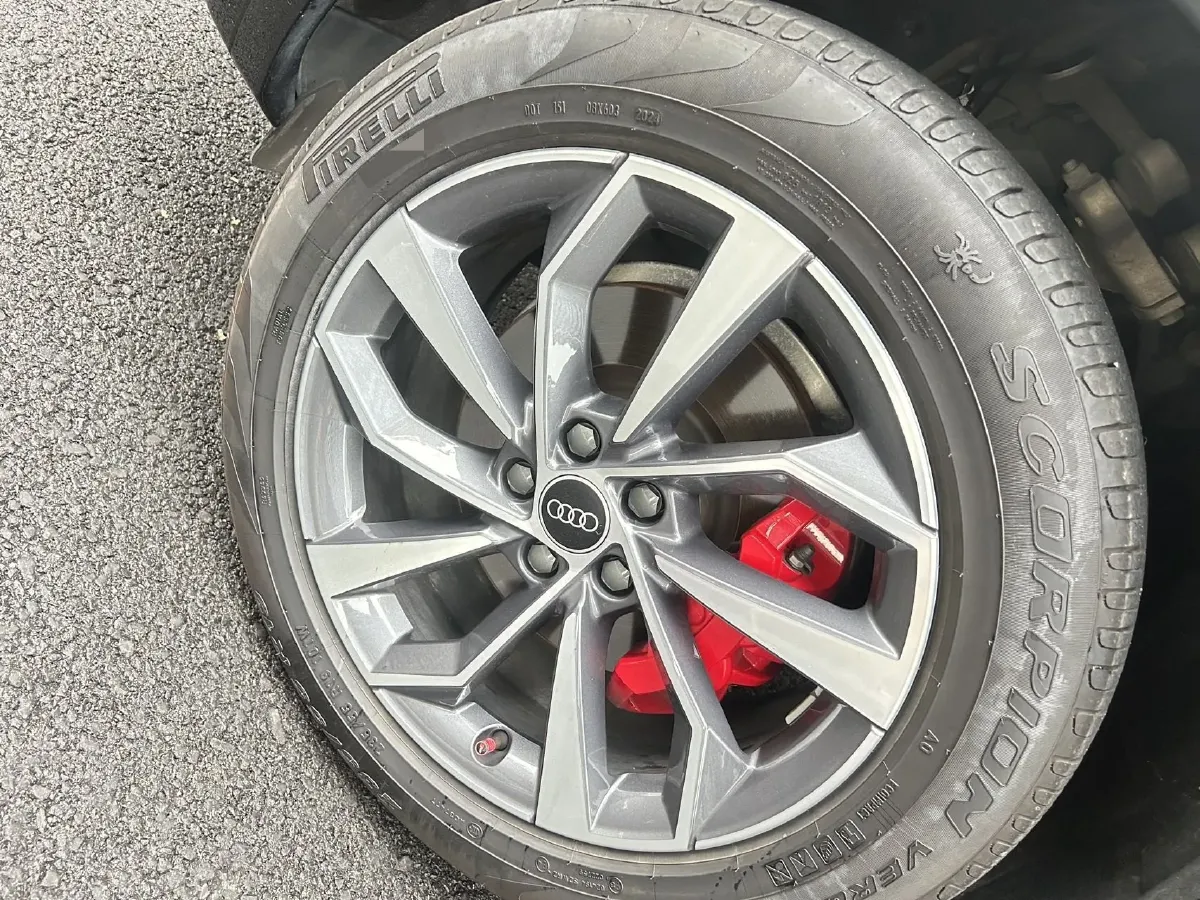 2024 Audi Q5L 2.0T 245HP L4 7DCT,autocango,china used car exporter,china ev exporter,chinese used car exporter,chinese used ev exporter