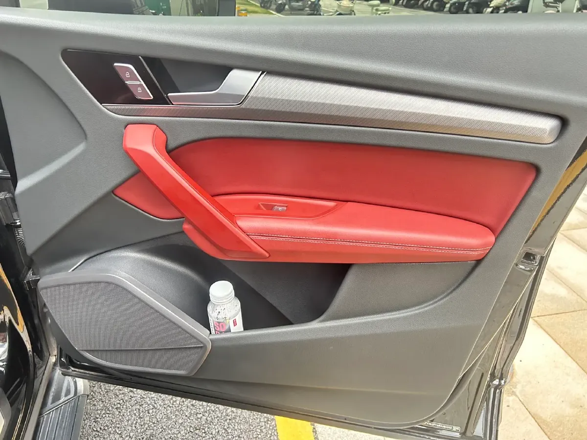 2024 Audi Q5L 2.0T 245HP L4 7DCT,autocango,china used car exporter,china ev exporter,chinese used car exporter,chinese used ev exporter