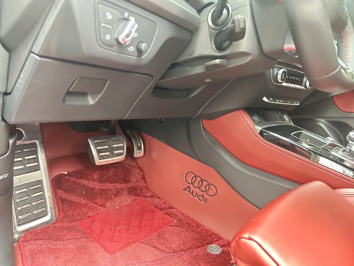 2024 Audi Q5L 2.0T 245HP L4 7DCT,autocango,china used car exporter,china ev exporter,chinese used car exporter,chinese used ev exporter