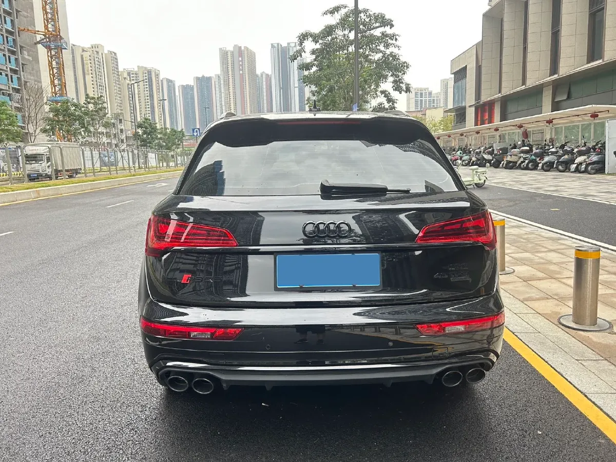 2024 Audi Q5L 2.0T 245HP L4 7DCT,autocango,china used car exporter,china ev exporter,chinese used car exporter,chinese used ev exporter