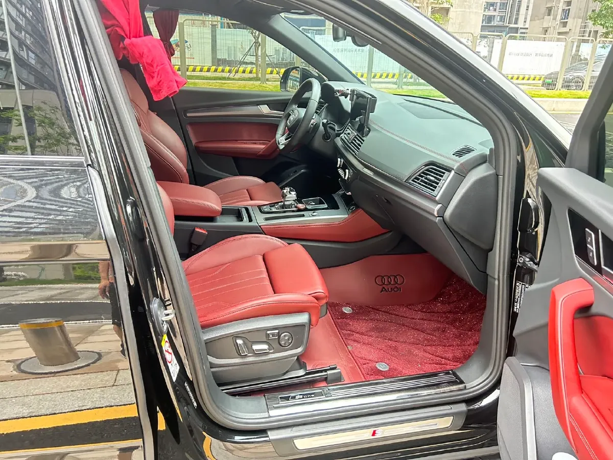 2024 Audi Q5L 2.0T 245HP L4 7DCT,autocango,china used car exporter,china ev exporter,chinese used car exporter,chinese used ev exporter