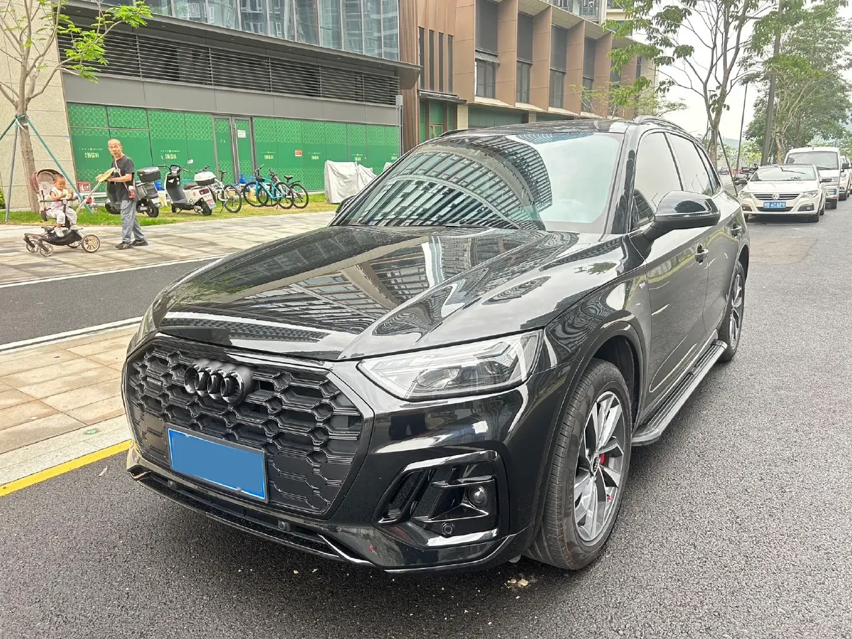 2024 Audi Q5L 2.0T 245HP L4 7DCT,autocango,china used car exporter,china ev exporter,chinese used car exporter,chinese used ev exporter