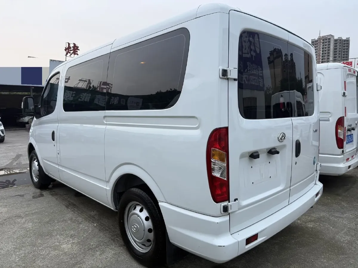 2021 MAXUS XinTu V80 2.0T 139HP L4 6MT,autocango,china used car exporter,china ev exporter,chinese used car exporter,chinese used ev exporter