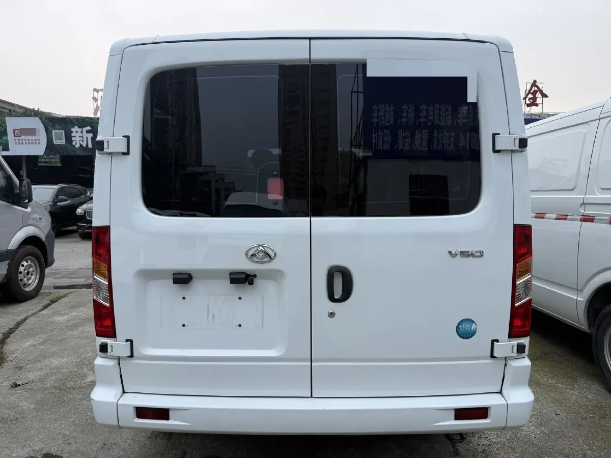 2021 MAXUS XinTu V80 2.0T 139HP L4 6MT,autocango,china used car exporter,china ev exporter,chinese used car exporter,chinese used ev exporter