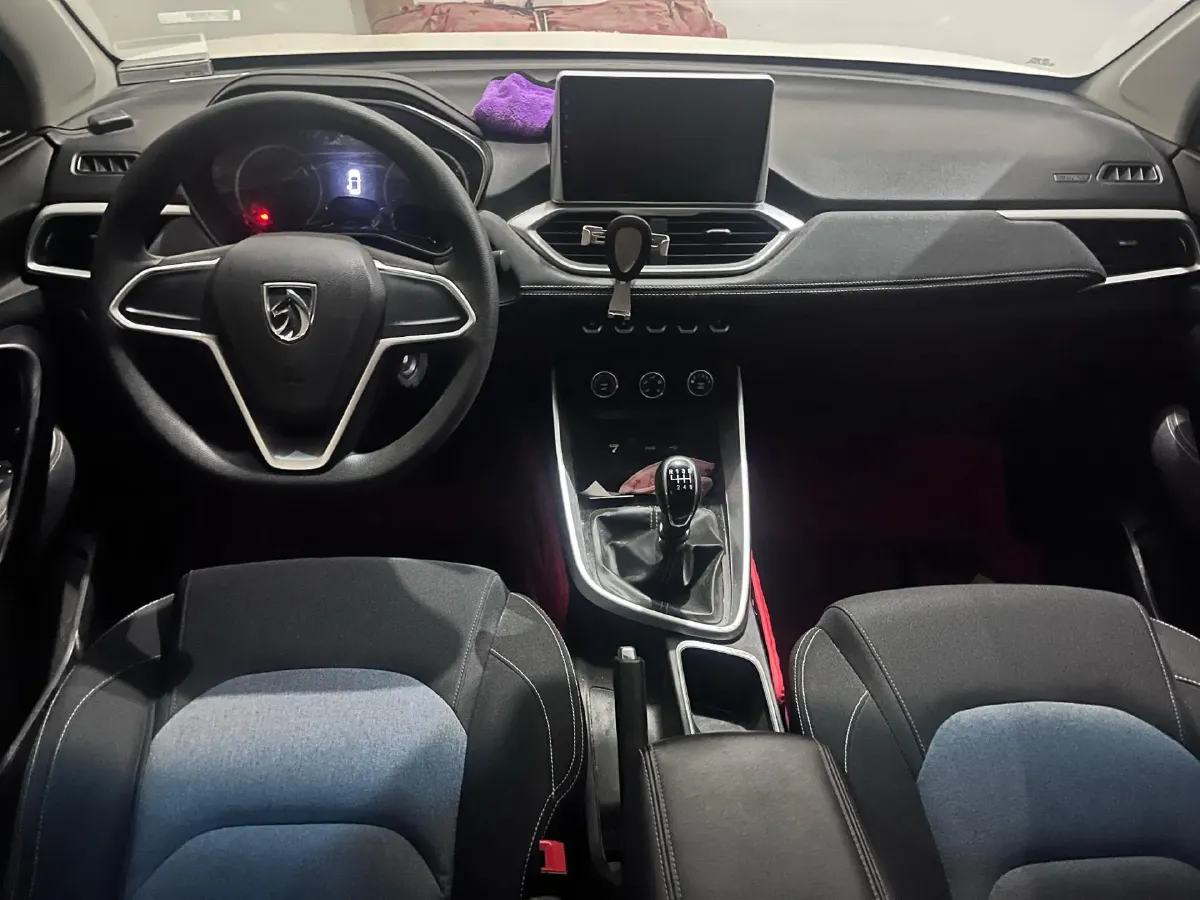 2018 BaoJun 530 1.5T 150HP L4 6MT,autocango,china used car exporter,china ev exporter,chinese used car exporter,chinese used ev exporter
