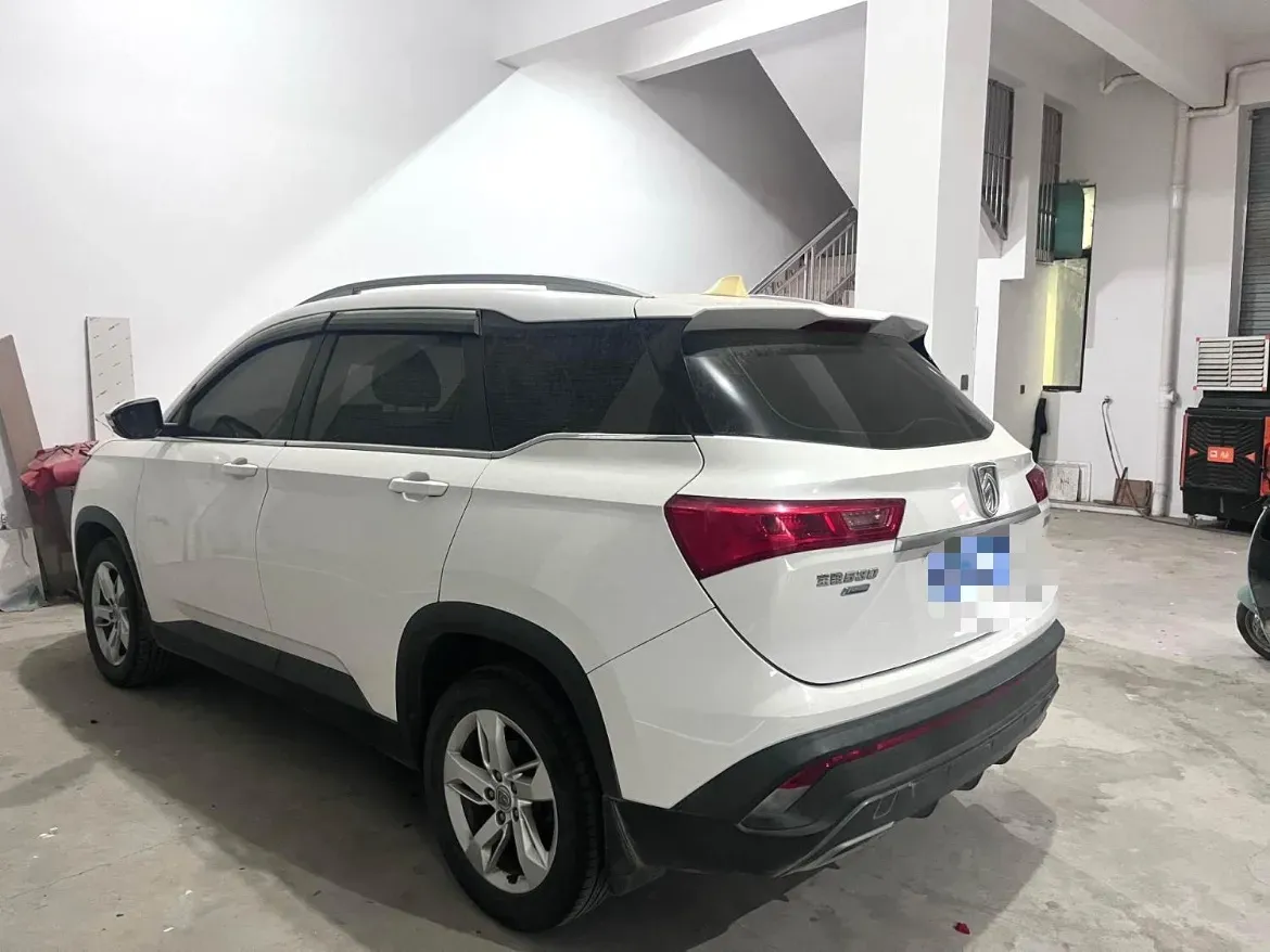 2018 BaoJun 530 1.5T 150HP L4 6MT,autocango,china used car exporter,china ev exporter,chinese used car exporter,chinese used ev exporter
