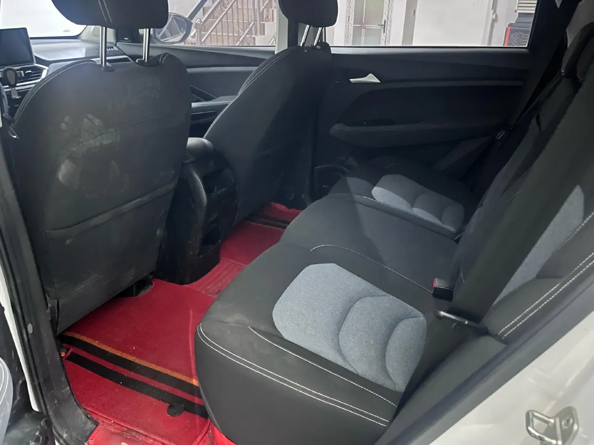 2018 BaoJun 530 1.5T 150HP L4 6MT,autocango,china used car exporter,china ev exporter,chinese used car exporter,chinese used ev exporter