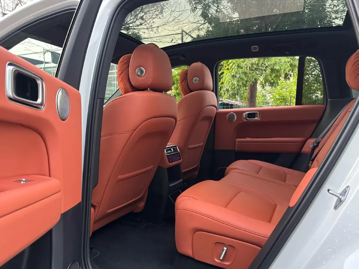 2024 Li L6 Range Extended 154HP L4 REEV 36.8KWH,autocango,china used car exporter,china ev exporter,chinese used car exporter,chinese used ev exporter