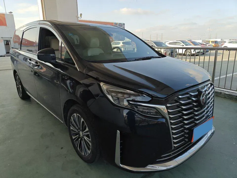 2022 Buick GL8 2.0T 237HP L4 9AT,autocango,china used car exporter,china ev exporter,chinese used car exporter,chinese used ev exporter