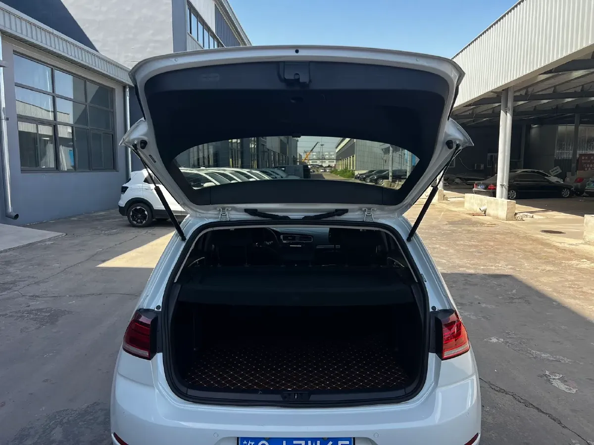 2020 Volkswagen Golf 1.2T 116HP L4 7DCT,autocango,china used car exporter,china ev exporter,chinese used car exporter,chinese used ev exporter